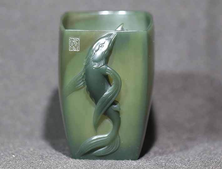儒玉轩玉雕艺术工作室作品《鲔鱼主人杯》